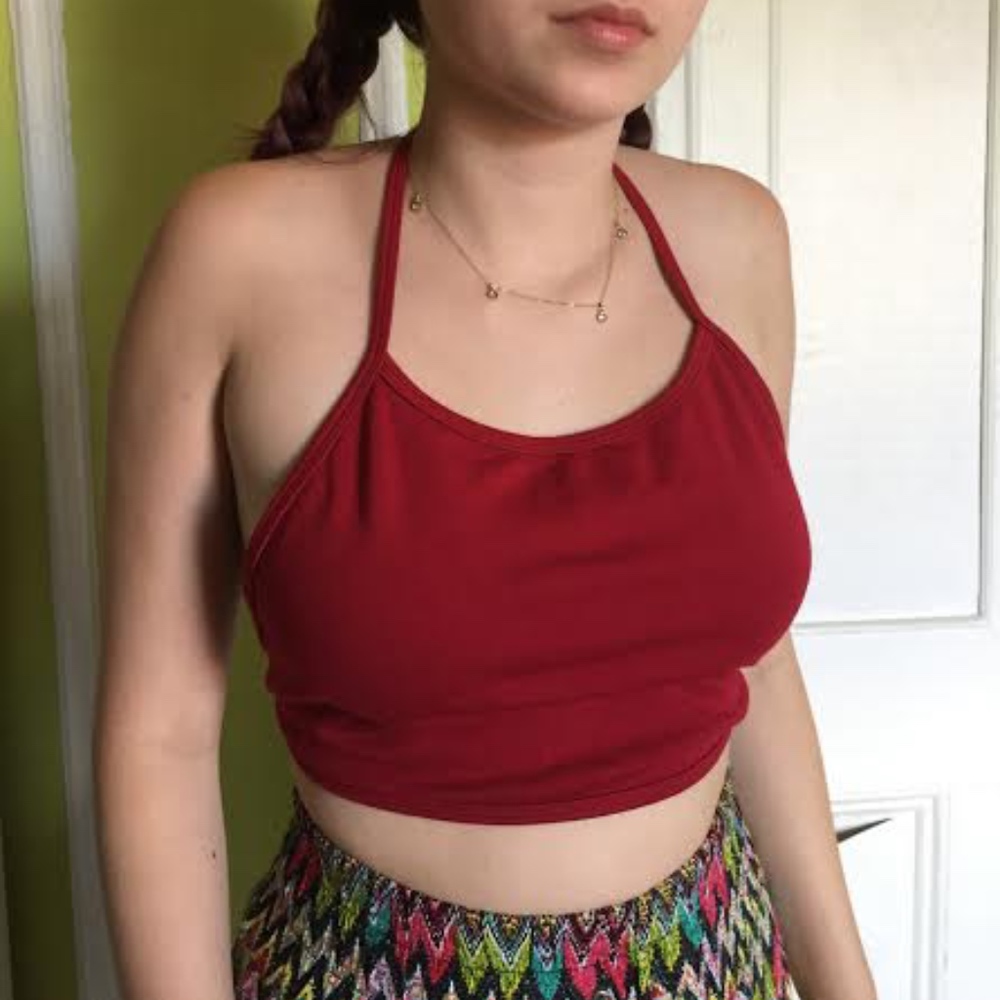 RED CROPPED HALTER TOP